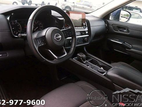 Certified 2025 Nissan Pathfinder SV AWD/4WD image 12