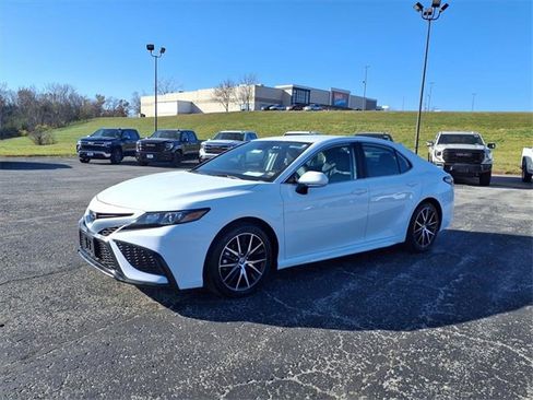 Used 2023 Toyota Camry SE image 27