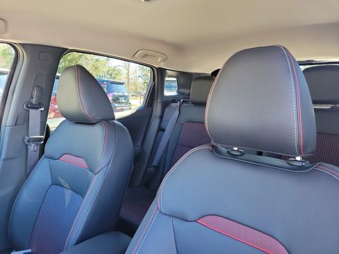 New 2026 Nissan Kicks SR image 23