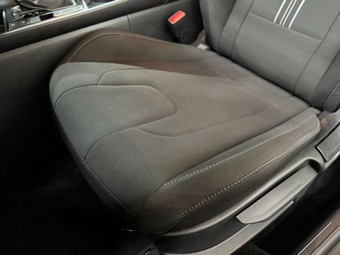 Used 2025 Hyundai Elantra SEL FWD image 15