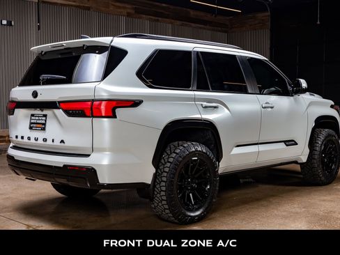 Used 2024 Toyota Sequoia Platinum image 10