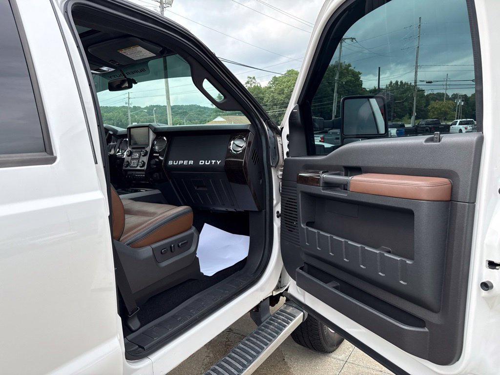 Used 2016 Ford F250 Platinum w/ FX4 Off-Road Package AWD/4WD image 40
