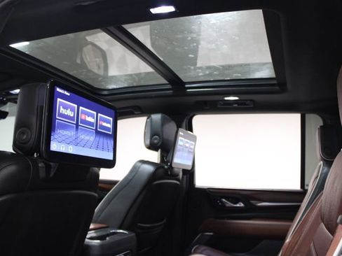 Used 2023 GMC Yukon XL Denali Ultimate w/ LPO, Floor Liner Package image 3