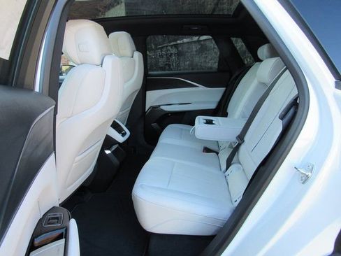 New 2025 Cadillac Lyriq Luxury image 11