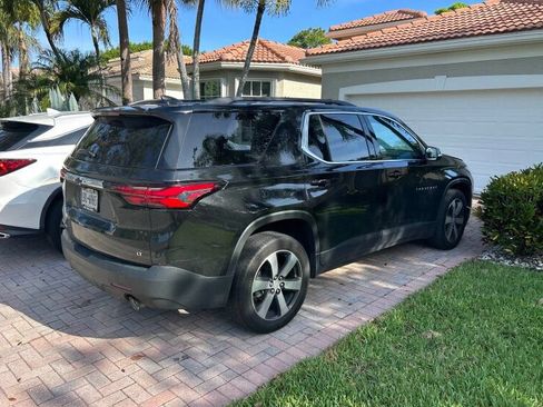 Used 2023 Chevrolet Traverse LT w/ LT Premium Package AWD/4WD image 5