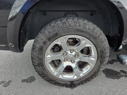 Used 2017 RAM 1500 Laramie w/ Convenience Group AWD/4WD image 30