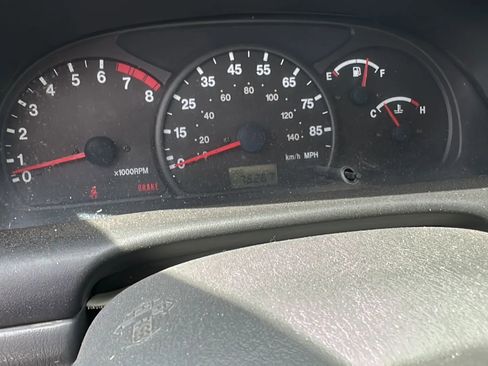 Used 1999 Chevrolet Tracker 2WD Convertible image 32