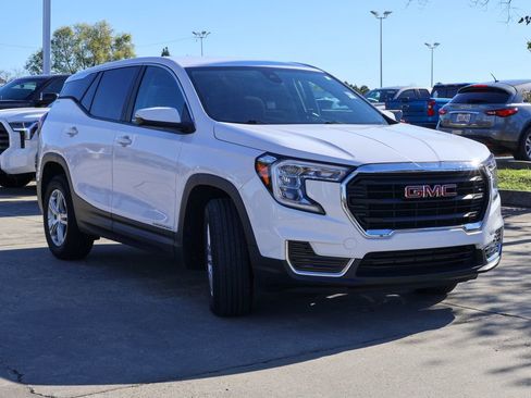 Used 2022 GMC Terrain SLE image 22
