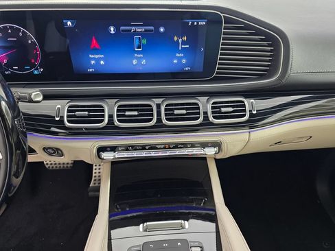 New 2026 Mercedes-Benz GLS 580 4MATIC image 18