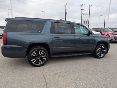 Used 2019 Chevrolet Suburban Premier image 2