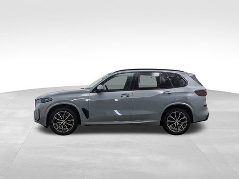 New 2026 BMW X5 xDrive40i w/ Executive Package image 2