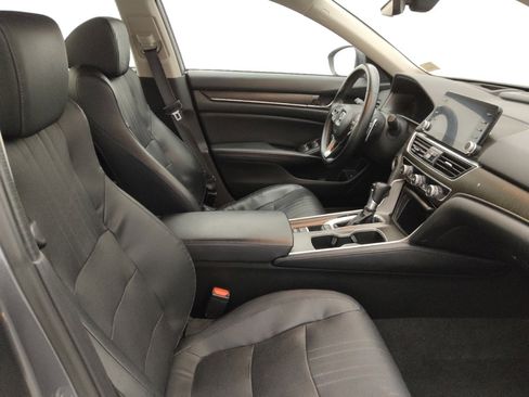 Used 2018 Honda Accord Touring image 21