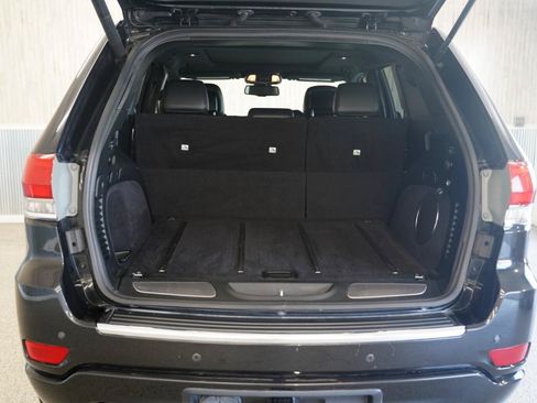 Used 2016 Jeep Grand Cherokee Overland w/ Trailer Tow Group IV RWD image 38
