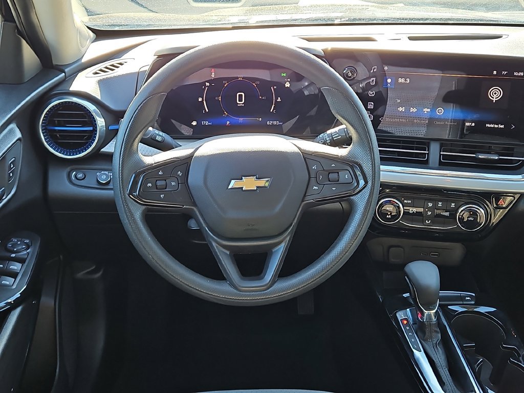 Used 2024 Chevrolet Trax LT FWD image 25