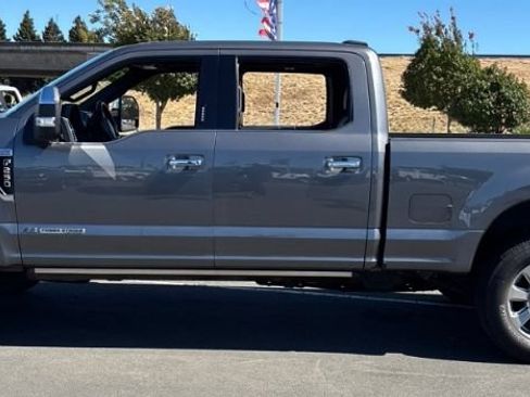 Used 2021 Ford F250 Platinum w/ FX4 Off-Road Package AWD/4WD image 5