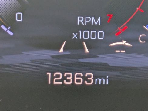 Used 2025 Chevrolet Traverse RS w/ LPO, Floor Liner Package image 35