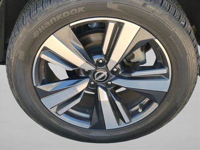 Used 2023 Nissan Rogue Platinum FWD image 15