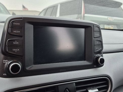 Used 2019 Hyundai Kona SE image 7