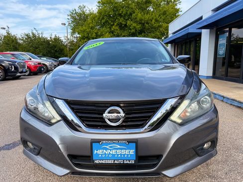 Used 2017 Nissan Altima 2.5 SR w/ Midnight Edition Package FWD image 36