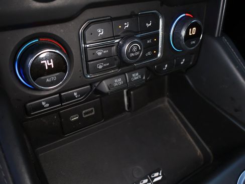 Used 2021 Chevrolet Tahoe Z71 image 6