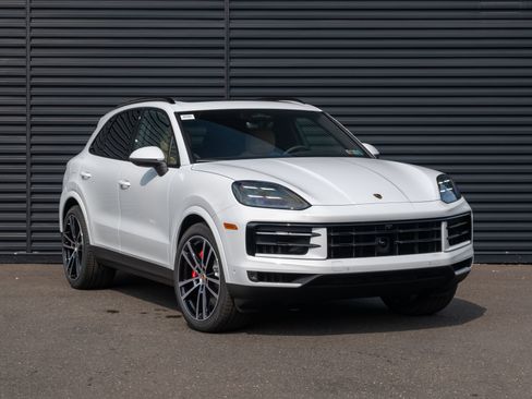 New 2026 Porsche Cayenne S AWD/4WD image 10