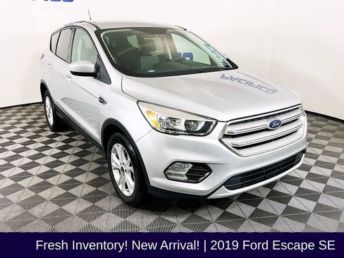 Certified 2019 Ford Escape SE image 1