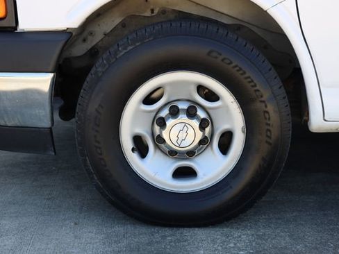 Used 2017 Chevrolet Express 3500 LT w/ LT Preferred Equipment Group image 9