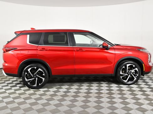 Used 2024 Mitsubishi Outlander SE AWD/4WD image 5