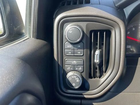 Used 2021 Chevrolet Silverado 1500 Custom Trail Boss AWD/4WD image 31