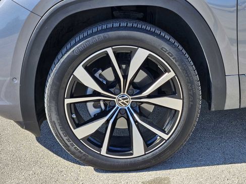 Used 2024 Volkswagen Atlas SEL Premium R-Line image 9