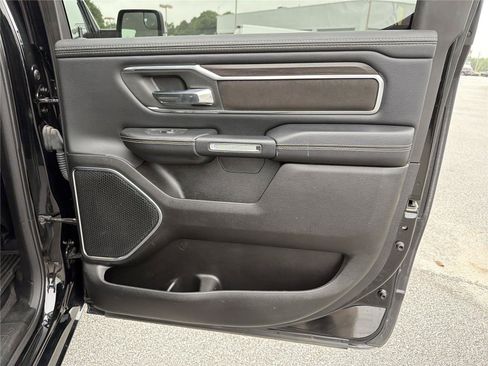 Used 2025 RAM 1500 Laramie AWD/4WD image 15