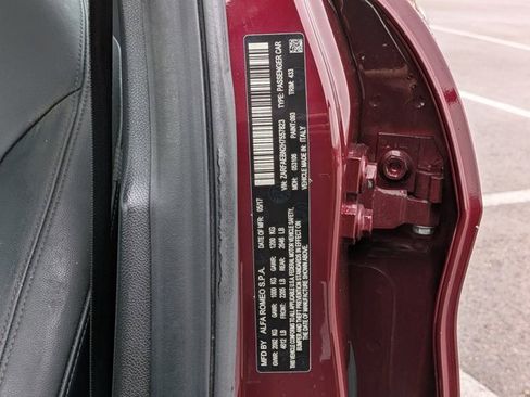 Used 2017 Alfa Romeo Giulia image 25