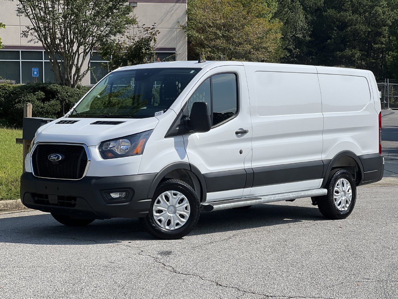Used 2025 Ford Transit 250 Low Roof w/ Exterior Upgrade Package RWD image 2
