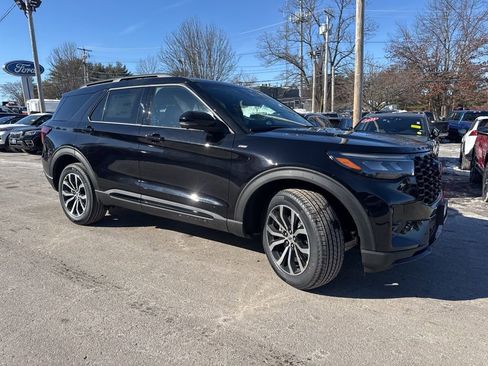 New 2026 Ford Explorer ST-Line image 3