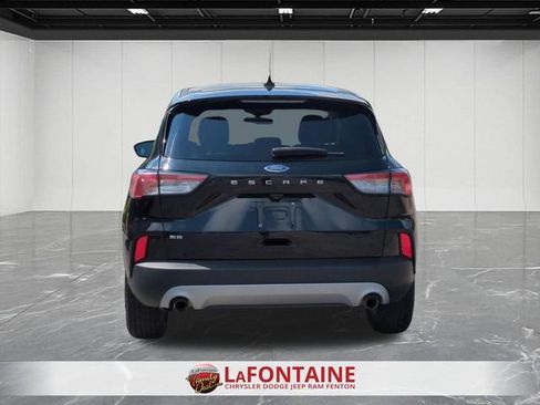 Used 2022 Ford Escape SE w/ Cold Weather Package FWD image 4