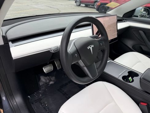 Used 2022 Tesla Model 3 Long Range AWD/4WD image 17