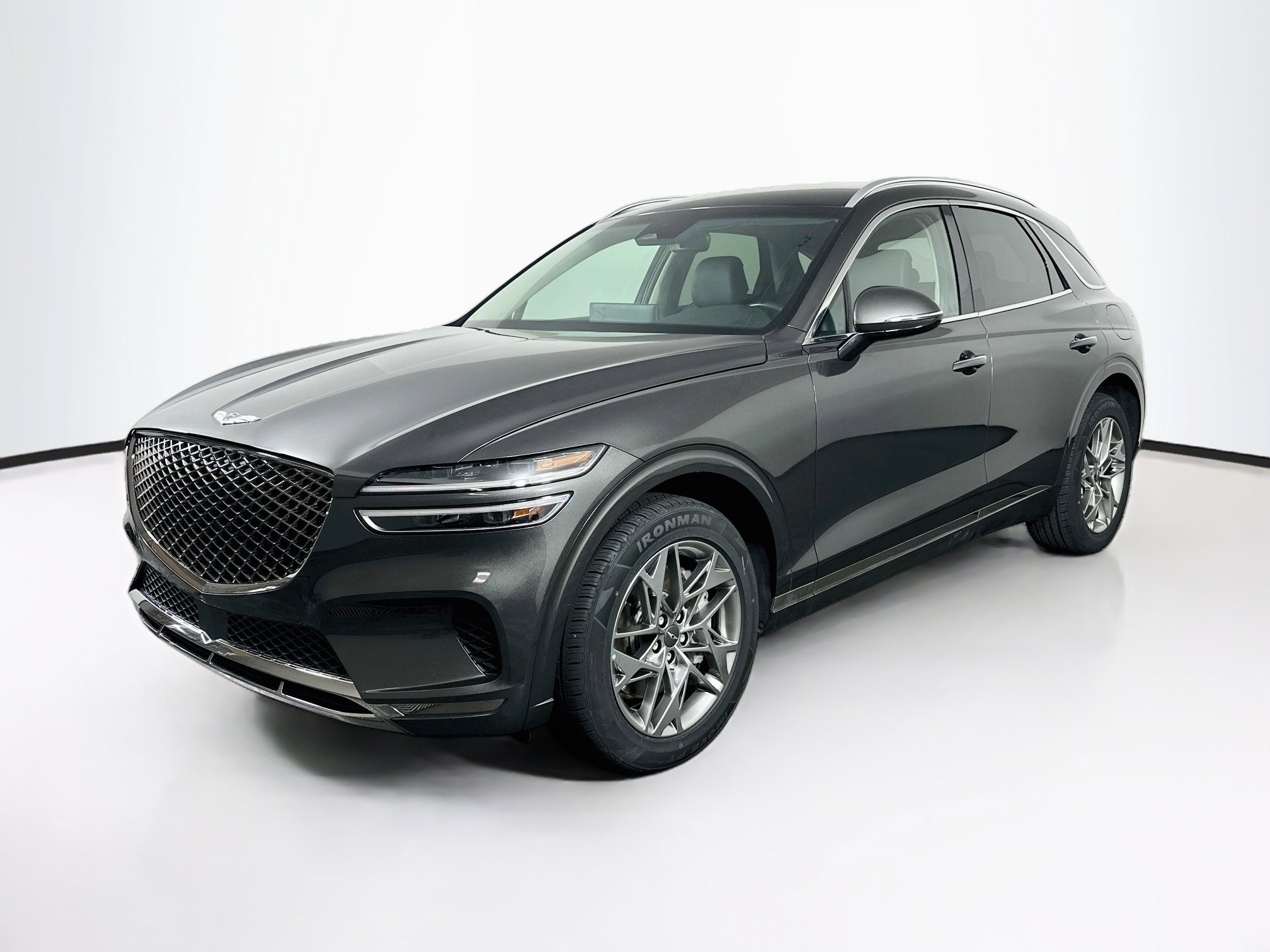 Used 2025 Genesis GV70 2.5T AWD/4WD image 3