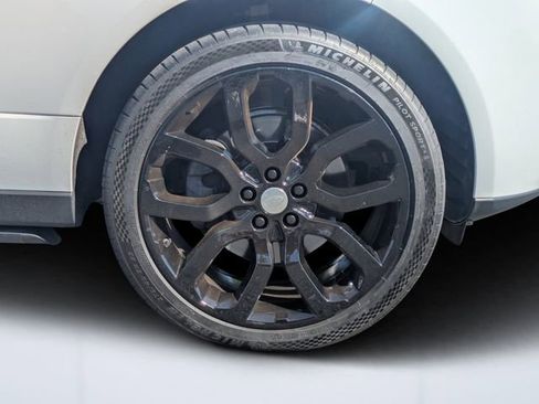 Used 2016 Land Rover Range Rover HSE image 11