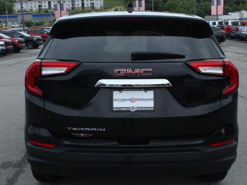 Used 2024 GMC Terrain SLE FWD image 6