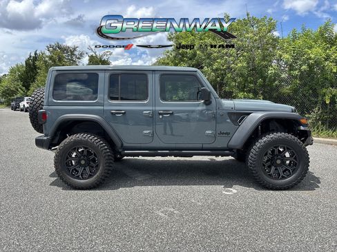 Used 2025 Jeep Wrangler Unlimited Sport AWD/4WD image 2