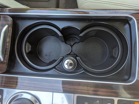 Used 2016 Land Rover Range Rover Supercharged image 31