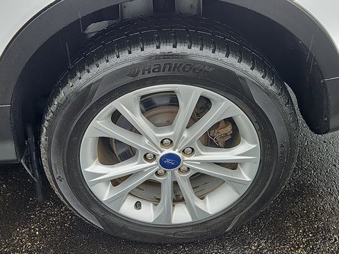 Used 2017 Ford Escape SE w/ SE Cold Weather Package AWD/4WD image 24