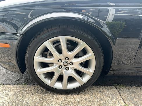 Used 2008 Jaguar XJ8 image 27