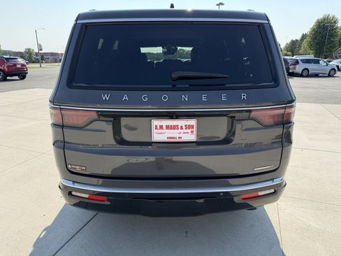 Used 2024 Jeep Wagoneer Series II AWD/4WD image 7