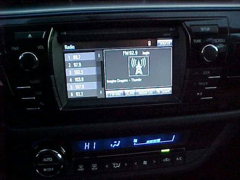 Used 2015 Toyota Corolla S image 28