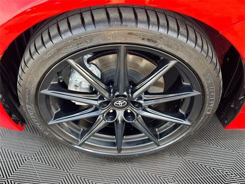 Used 2024 Toyota GR86 Premium image 28