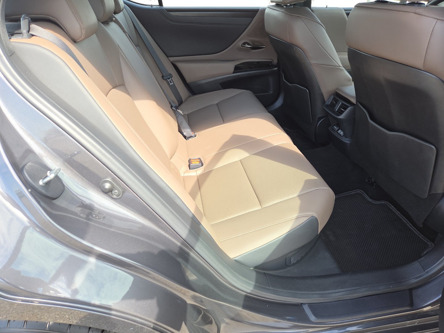 Used 2025 Lexus ES 300h w/ Premium Package FWD image 21