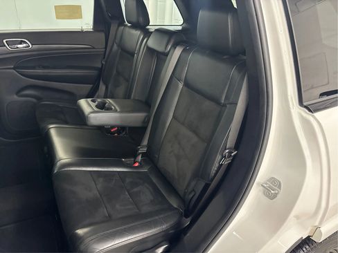 Used 2020 Jeep Grand Cherokee Altitude image 14