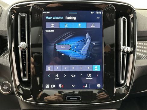 Certified 2025 Volvo XC40 B5 Plus image 19