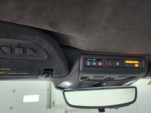 Used 2022 Chevrolet Corvette Stingray Premium Conv w/ Z51 Performance Package image 47